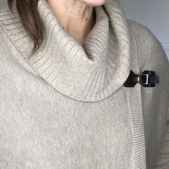 Calvin Klein swing turtle neck sweater - Picture 2 of 2